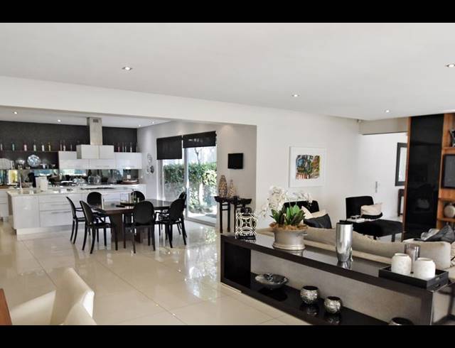 5 BEDROOM HOUSE FOR SALE IN SANDOWN